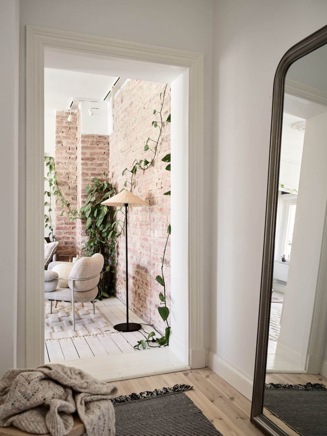 hallway-large-floor-mirror-wooden-floor-nordroom