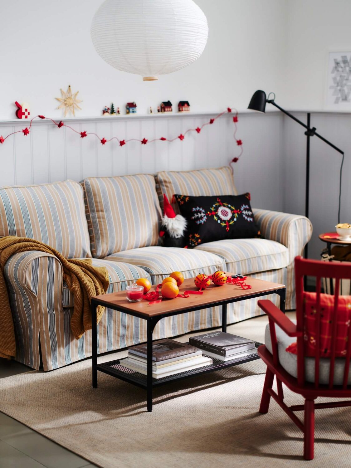 ikea-living-room-christmas-decorations-nordroom