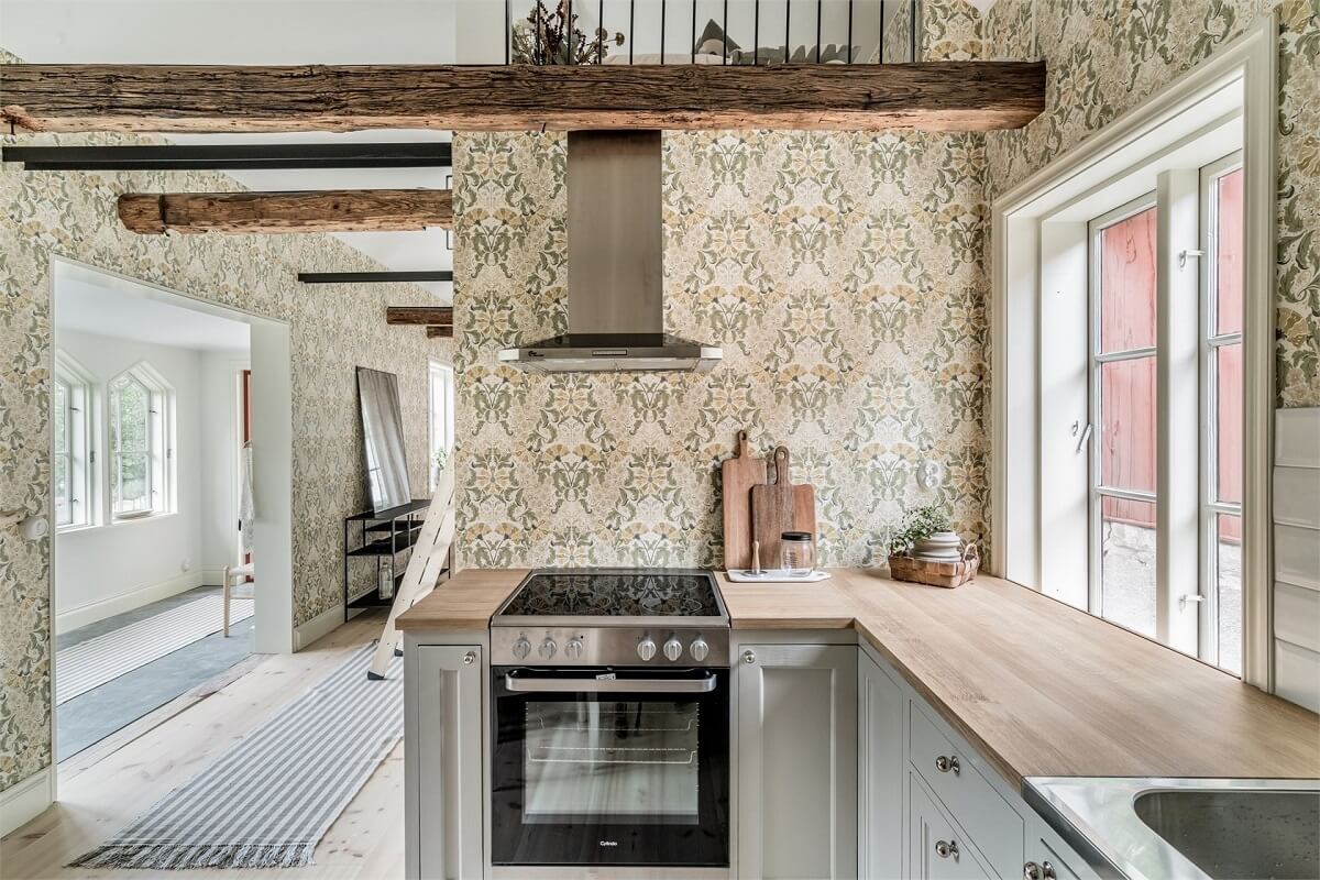kitchen-exposed-wooden-beam-wallpaper-nordroom