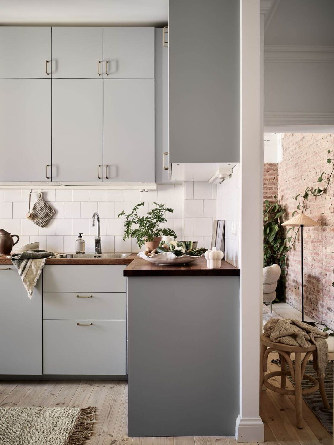 light-gray-kitchen-cabinets-nordroom
