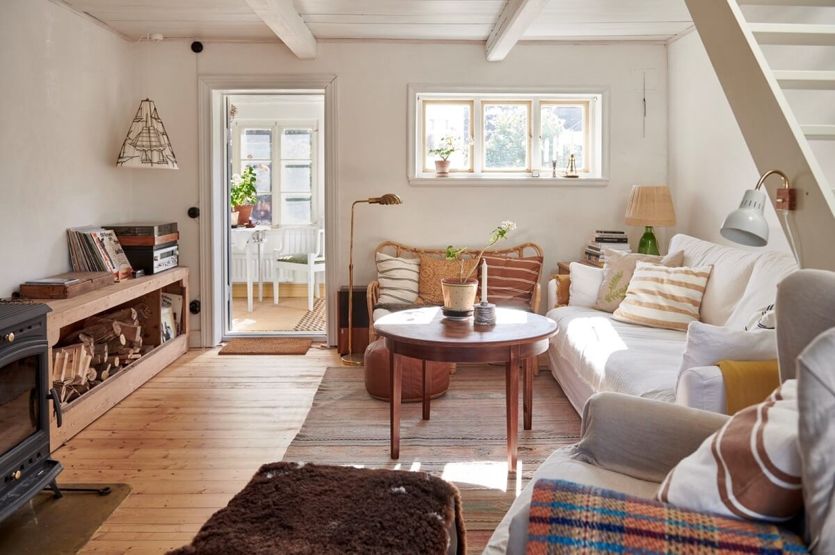 living-room-wooden-floorboards-swedish-country-house-nordroom