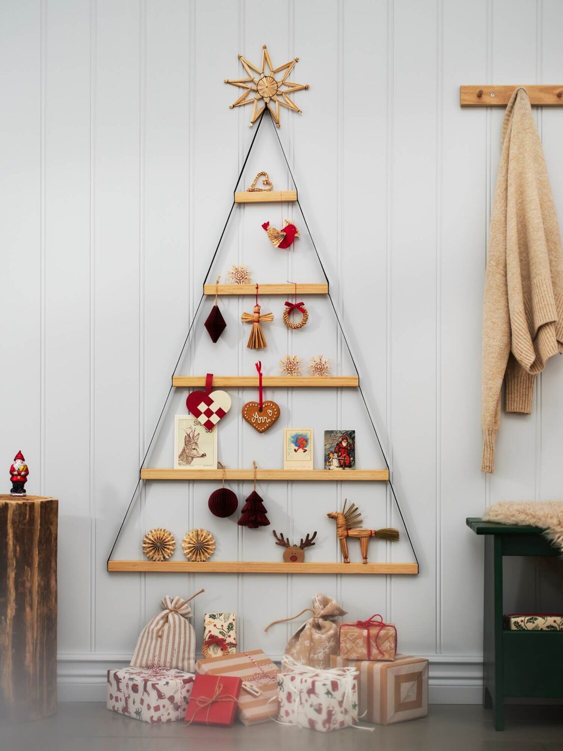 minimal-diy-christmas-tree-wall-hanging-ikea-christmas-collection-2023-nordroom