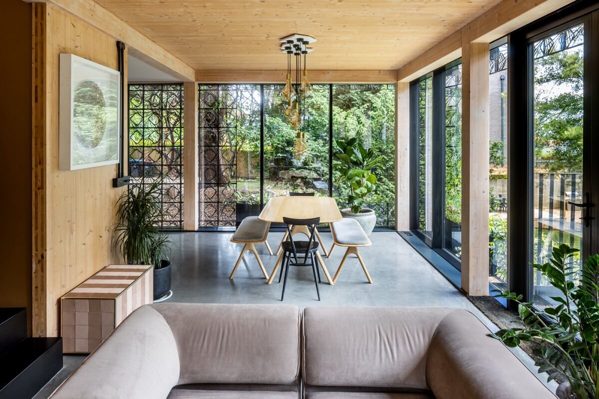 modern-wood-glass-home-england-nordroom