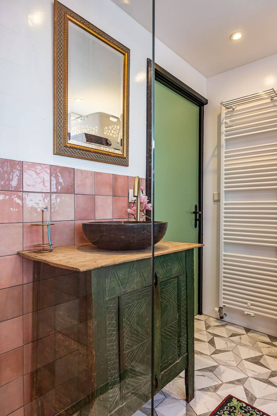 pink-tiles-bathroom-nordroom