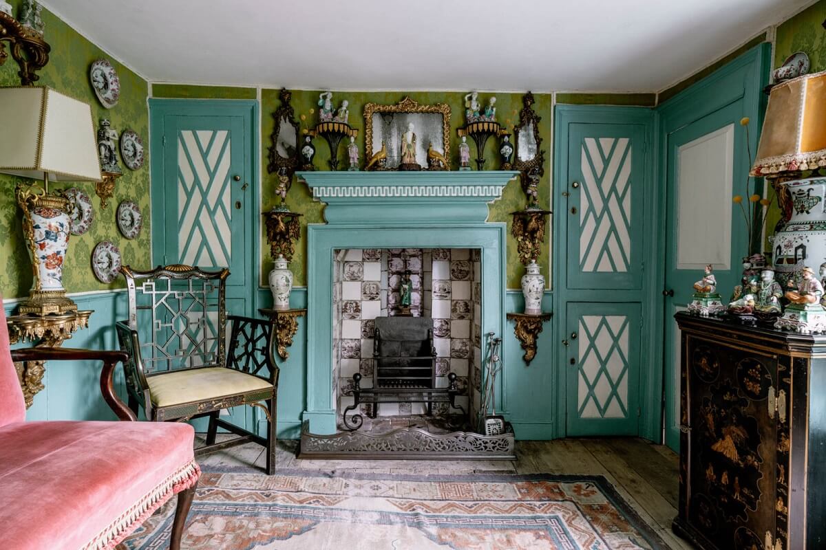 sitting-room-blue-green-walls-fireplace-nordroom