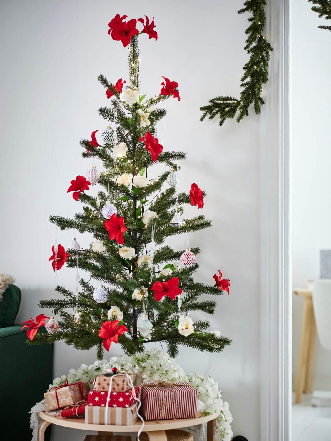 small-table-christmas-tree-ikea-collection-2023-nordroom