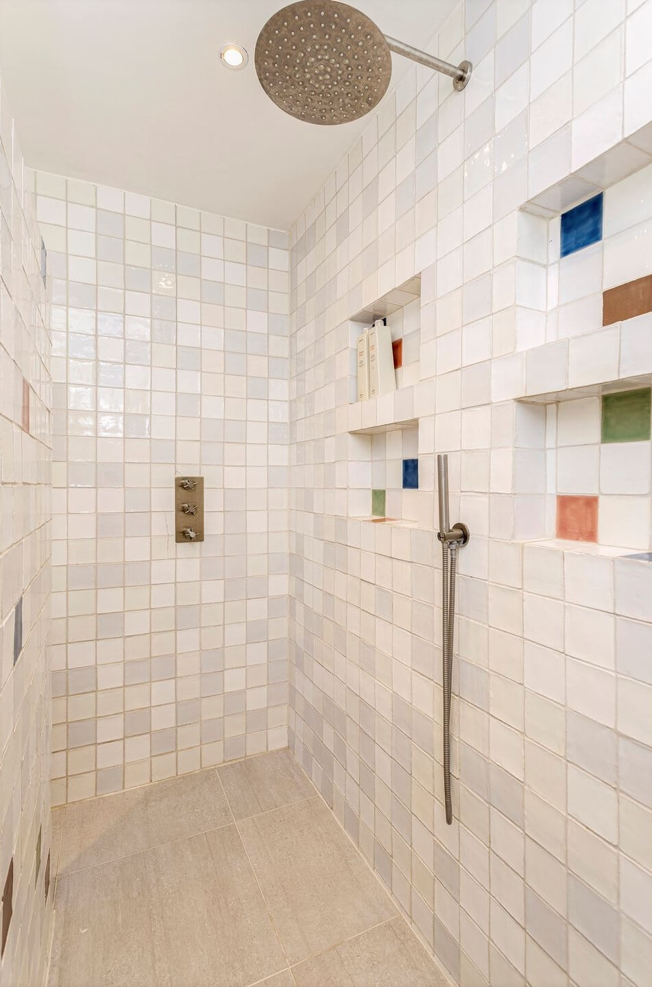 walk-in-shower-zellige-tiles-niches-nordroom