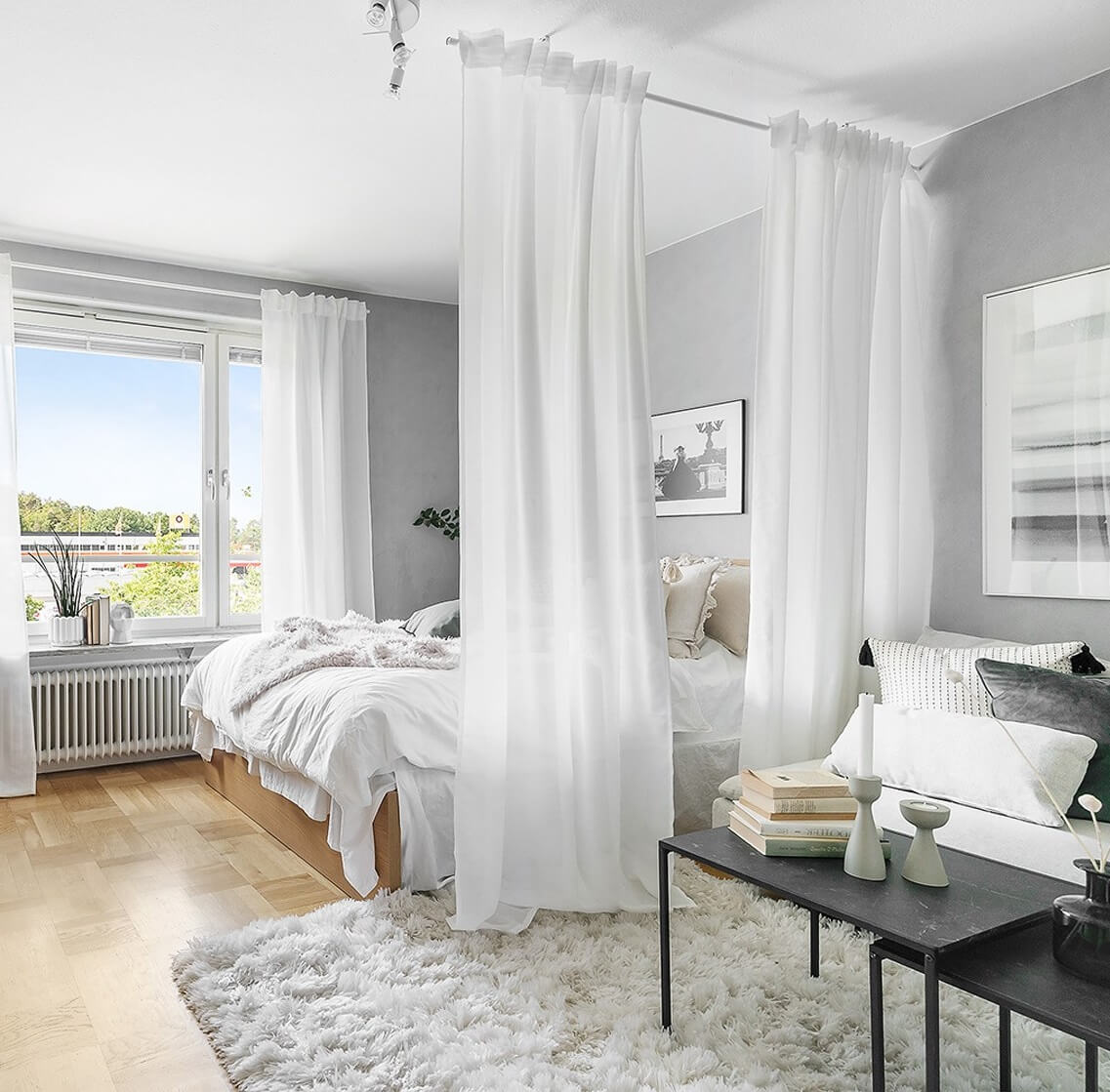 Room outlet divider curtain