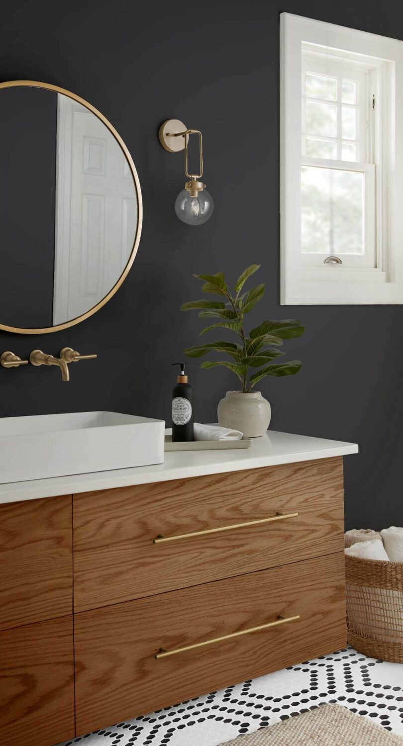 bathroom-dark-gray-wall-cracked-pepper-behr-color-of-the-year--nordroom