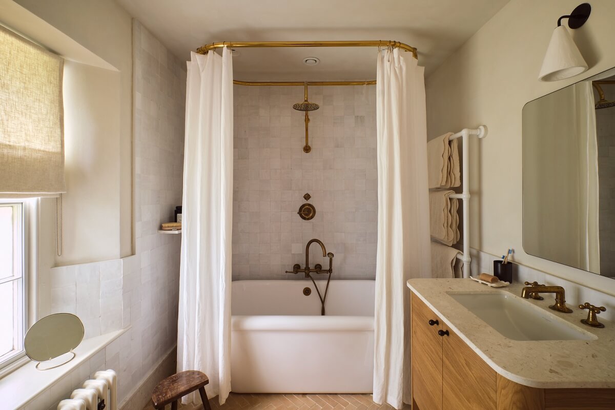 bathroom-with-shower-bath-nordroom
