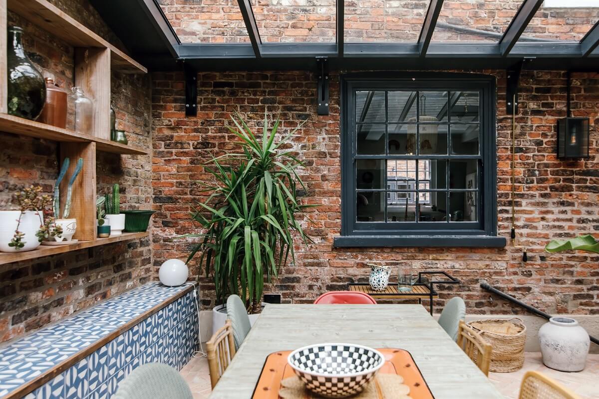 brick-wall-dining-table-nordroom