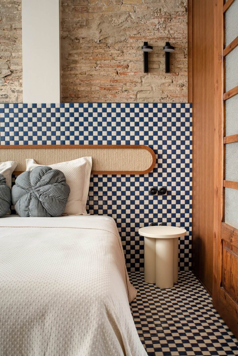 checkerboard-accent-wall-and-floor-interior-design-trends--nordroom