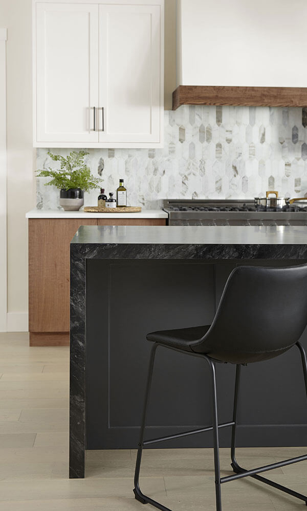 cracked-pepper-behr-color-of-the-year-kitchen-island-accent-nordroom