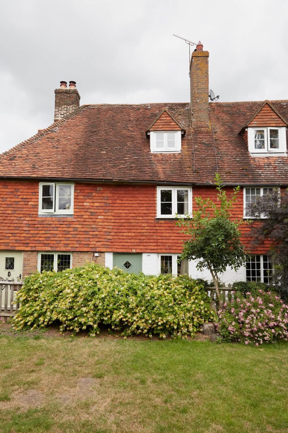exterior-english-cottage-nordroom