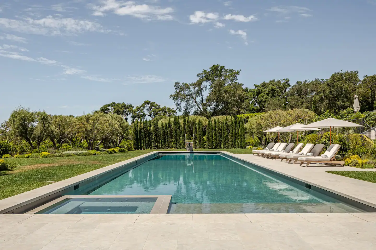 garden-swimming-pool-gwyneth-paltrow-guest-house-nordroom