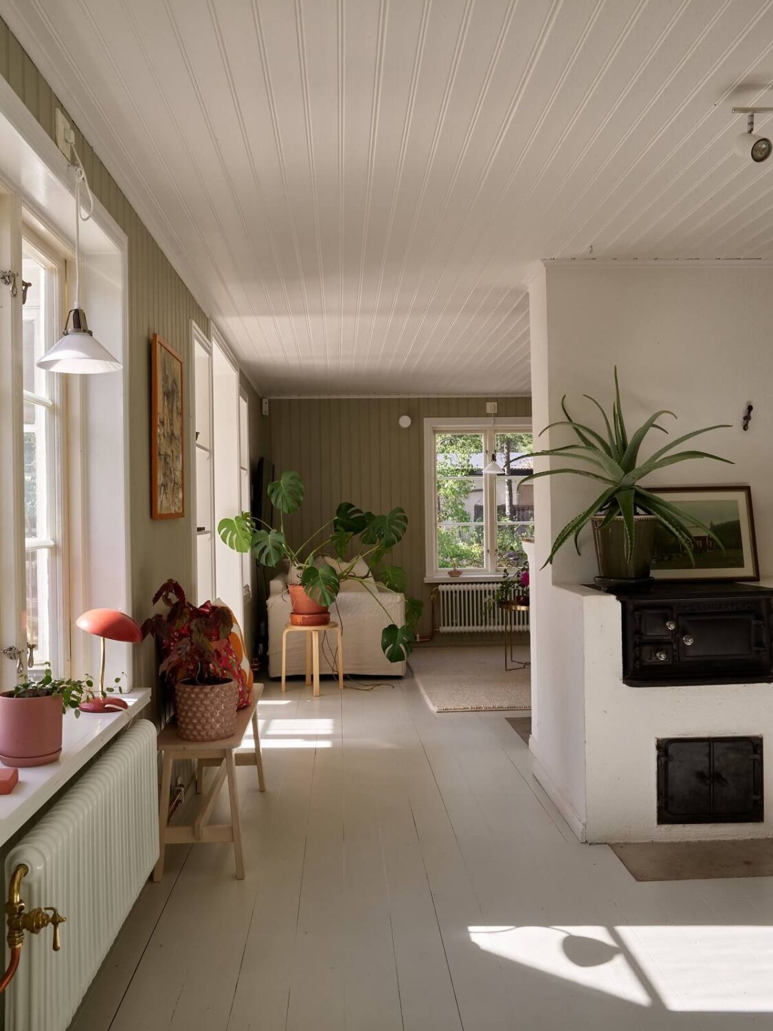 green-white-living-room-historic-house