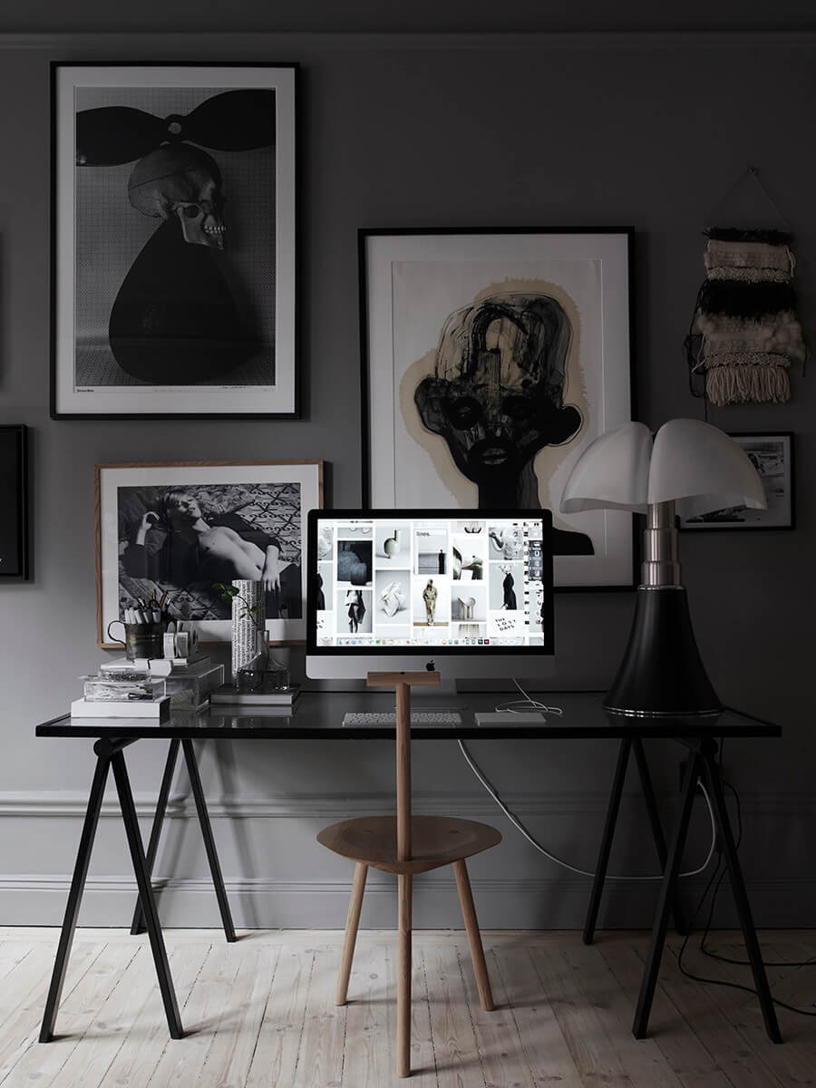 home-office-dark-gray-walls-lotta-agaton-nordroom