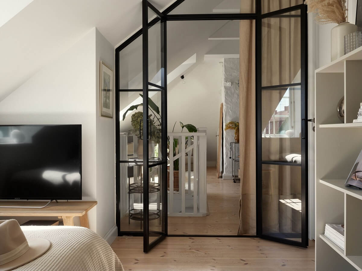 industrial-glass-doors-bedroom