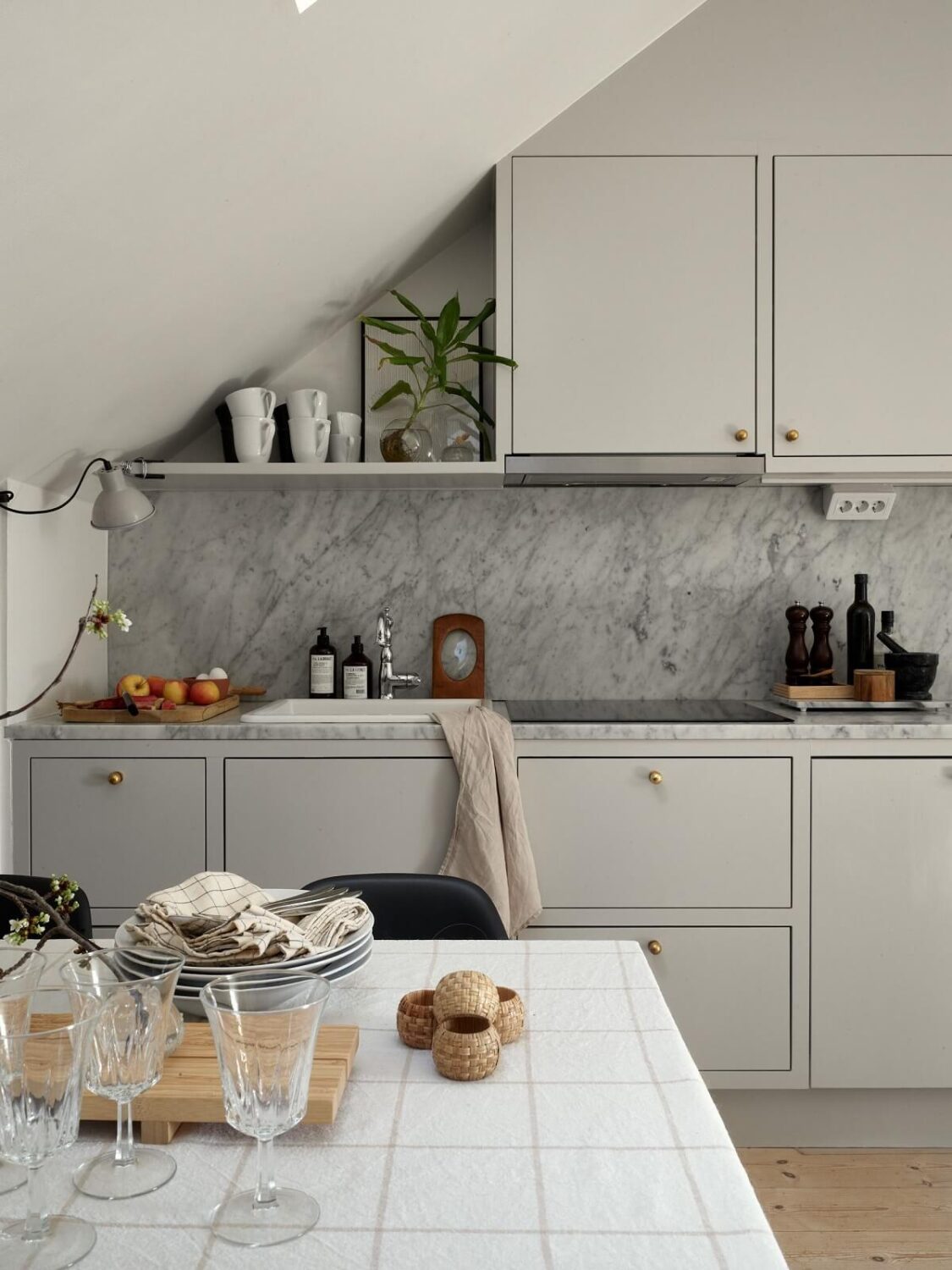 light-gray-kitchen-marble-worktop-nordroom