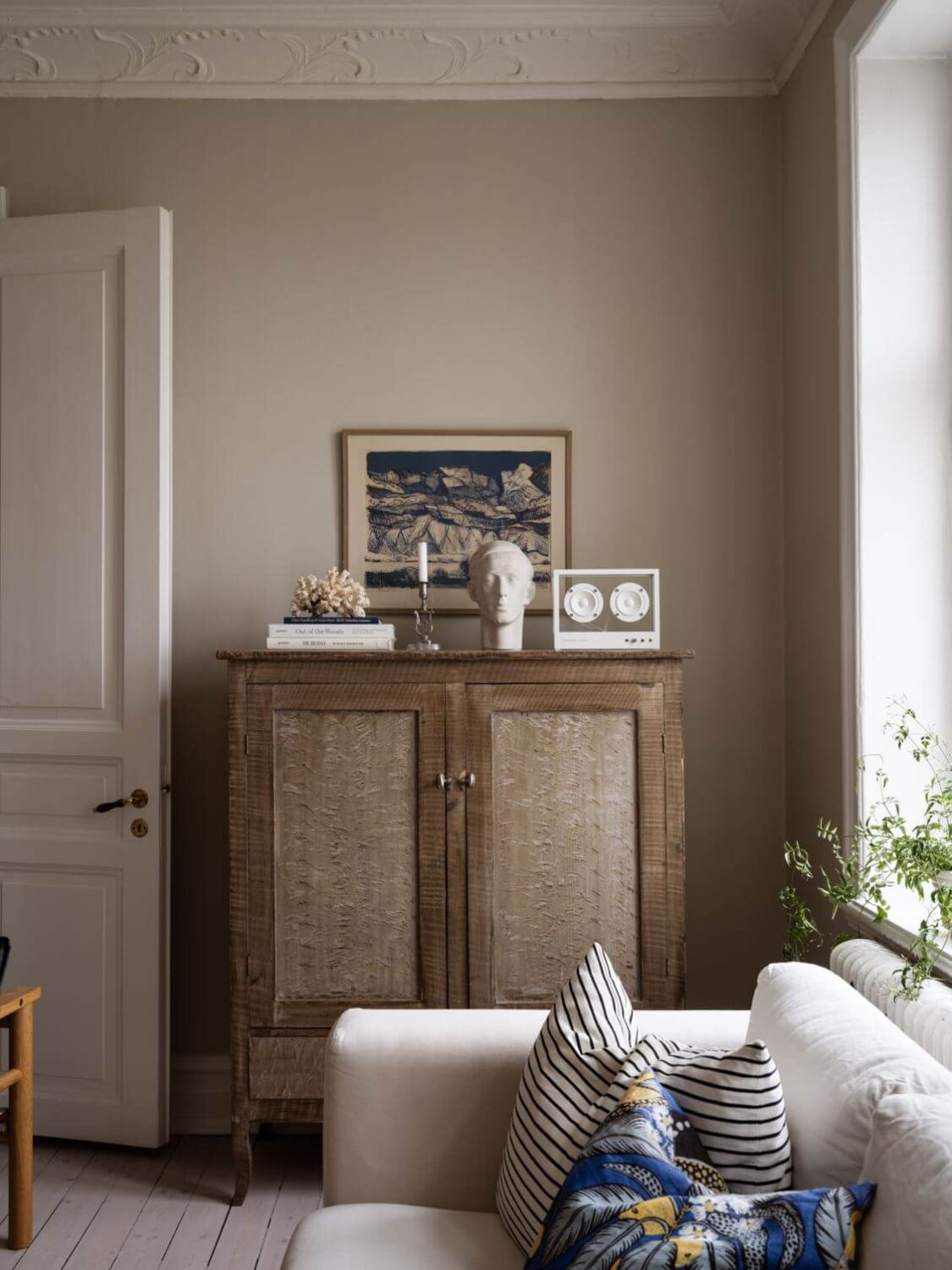 living-room-beige-walls-nordroom