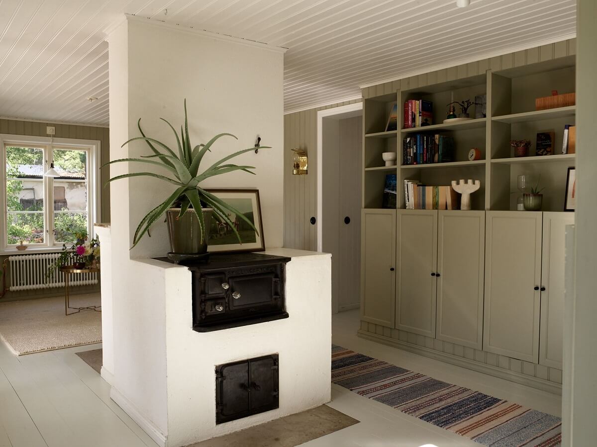 living-room-green-built-in-cabinets-nordroom