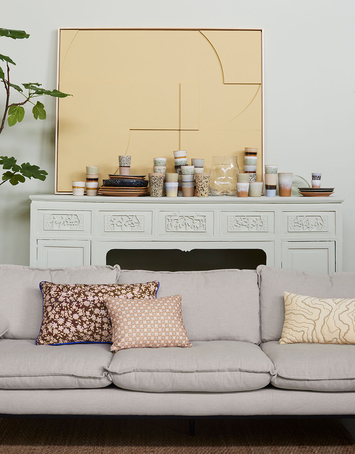 living-room-honey-beige-artwork-color-of-the-year-nordroom