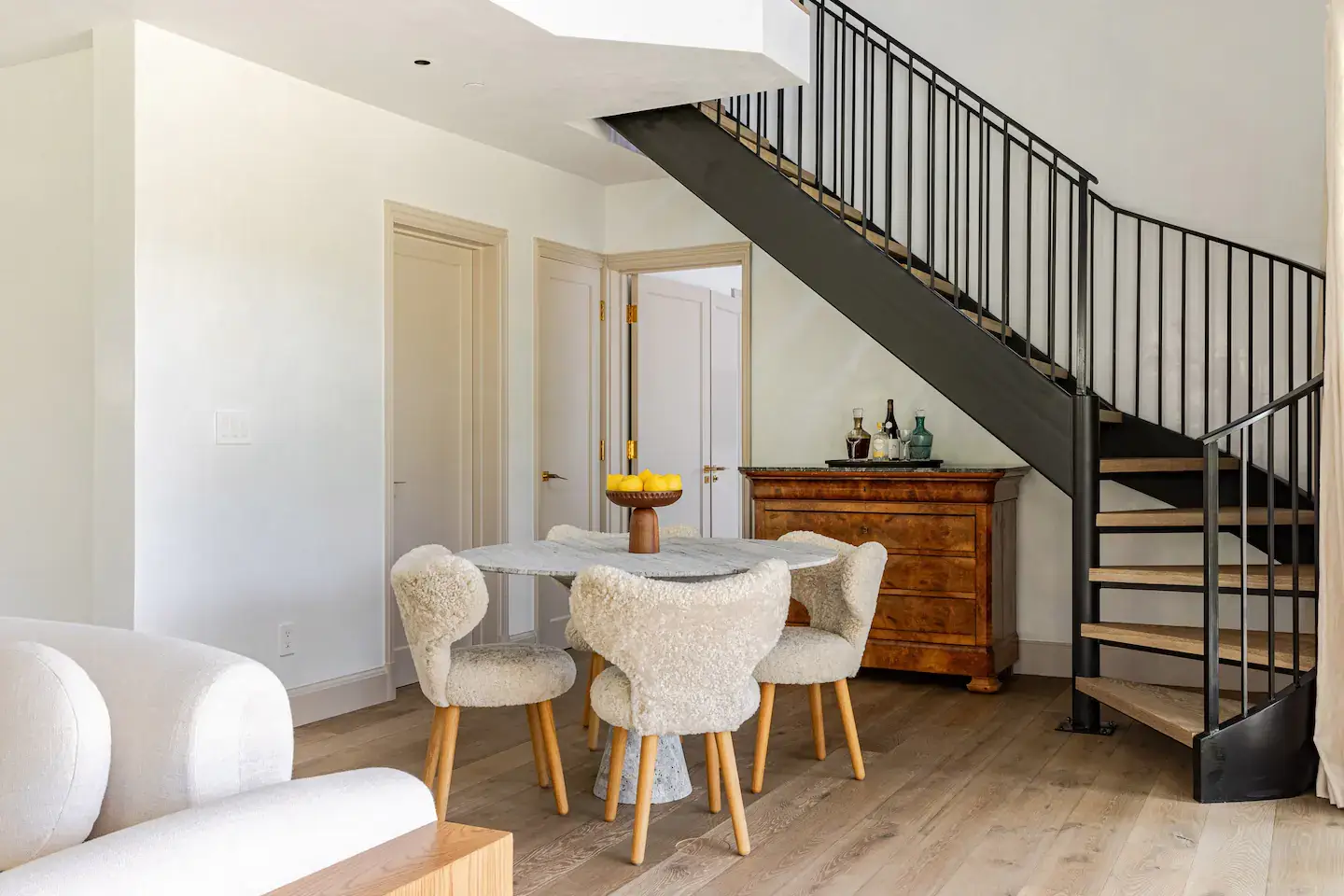 living-room-steel-staircase-gwyneth-paltrow-nordroom