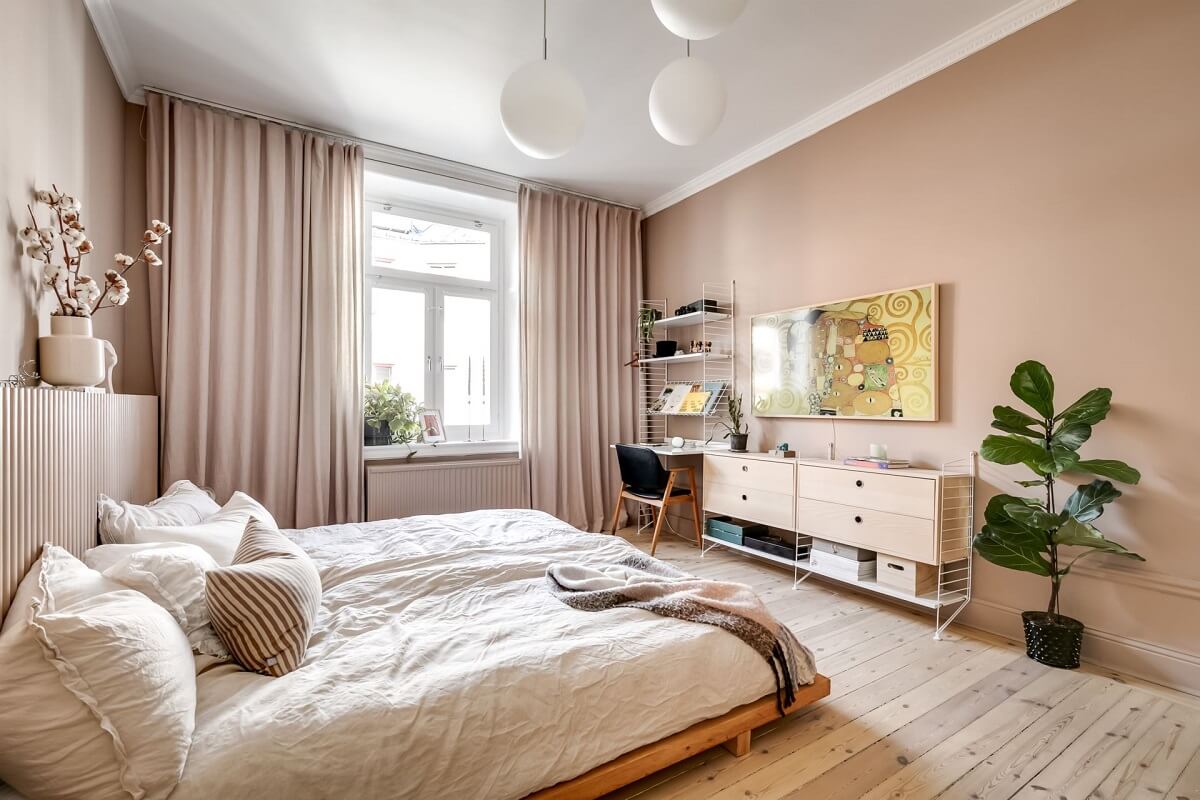 neutral-colored-bedroom-home-office-wooden-floor-nordroom