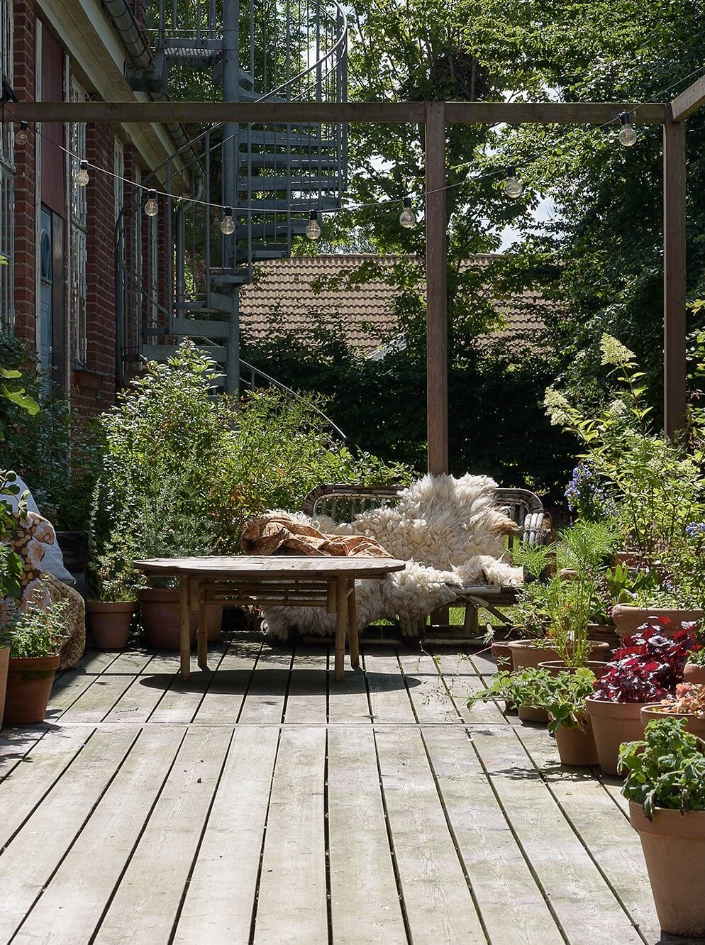 wooden-garden-terrace-plants-nordroom