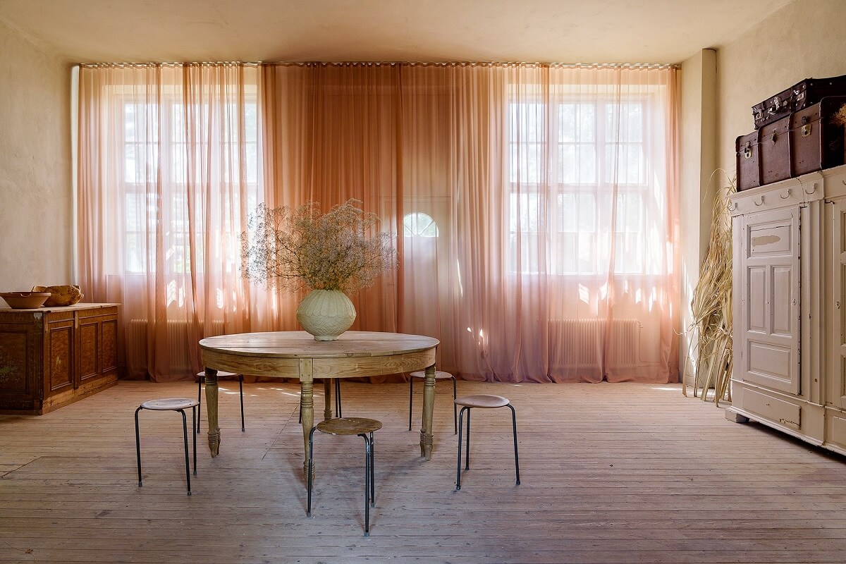 workspace-terracotta-colored-curtains-nordroom