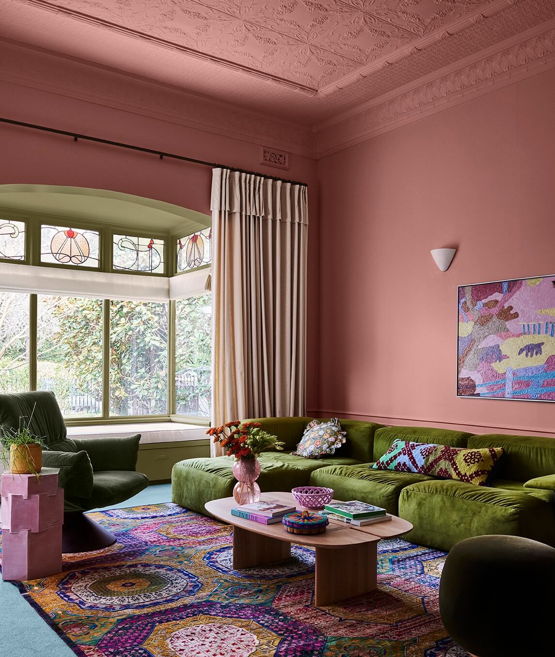 Dulux_Colour_Forecast_2024_Journey_palette-pink-living-room-nordroom