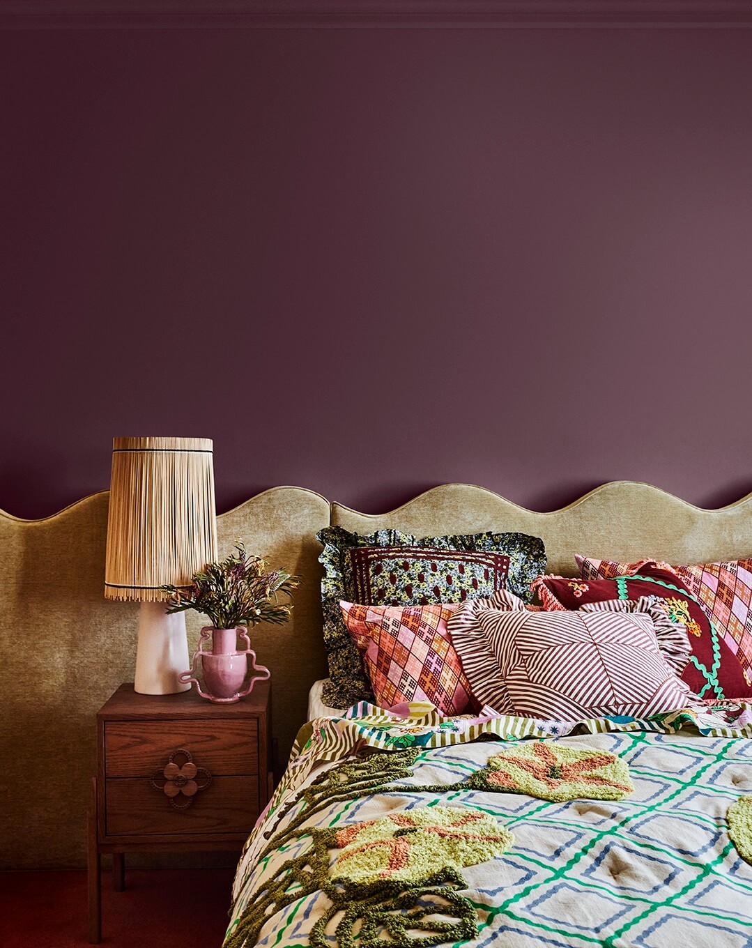 Dulux_Colour_Forecast_2024_Journey_palette_purple-bedroom-nordroom