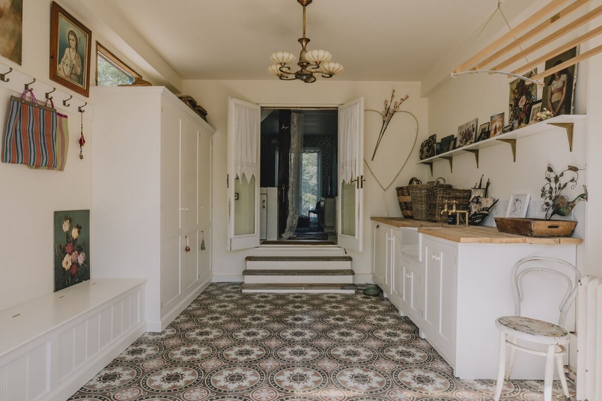 boot-room-utility-space-devol-cabinets-victorian-tiles-nordroom