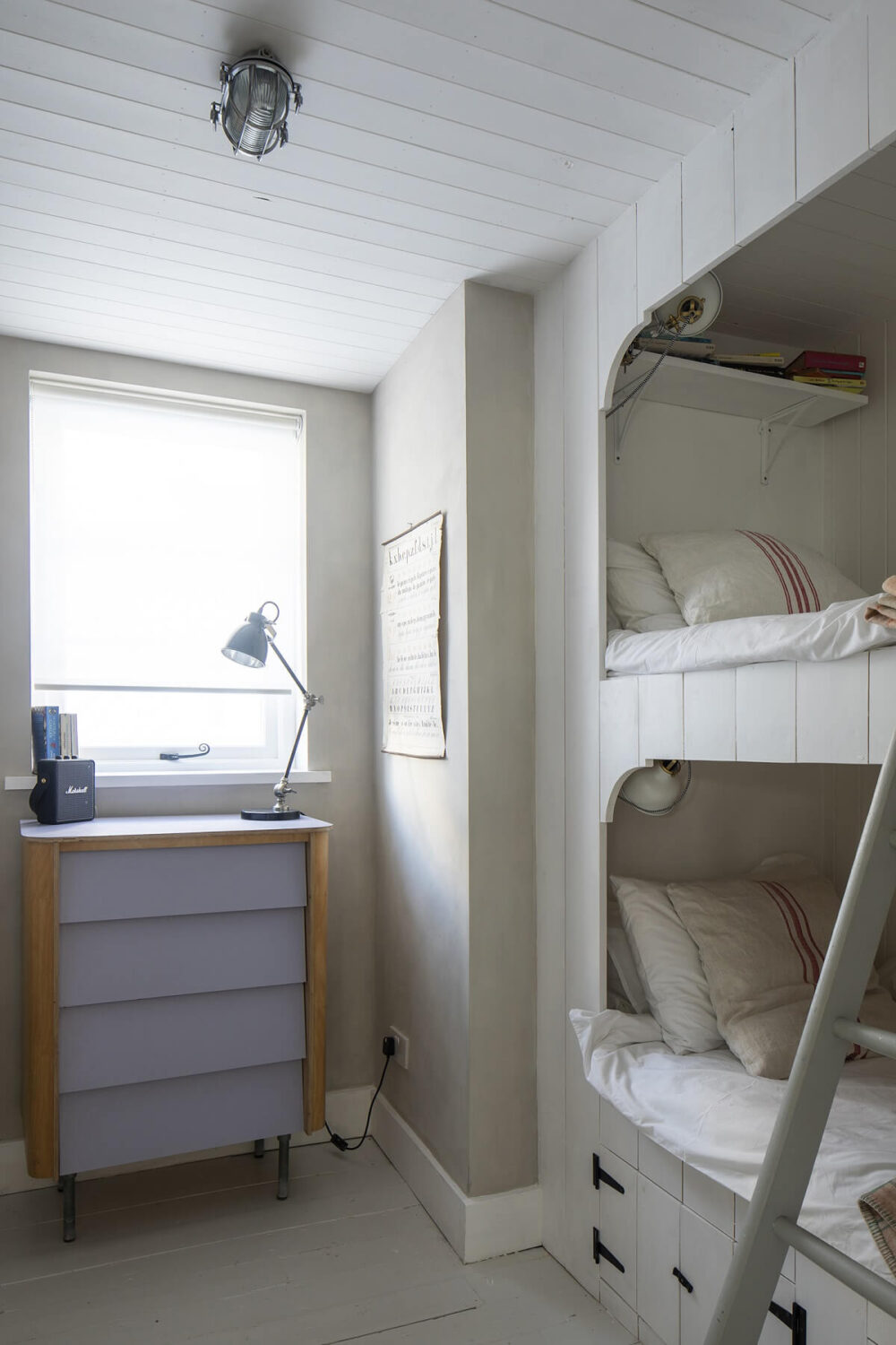 bunk-beds-coastal-home-england