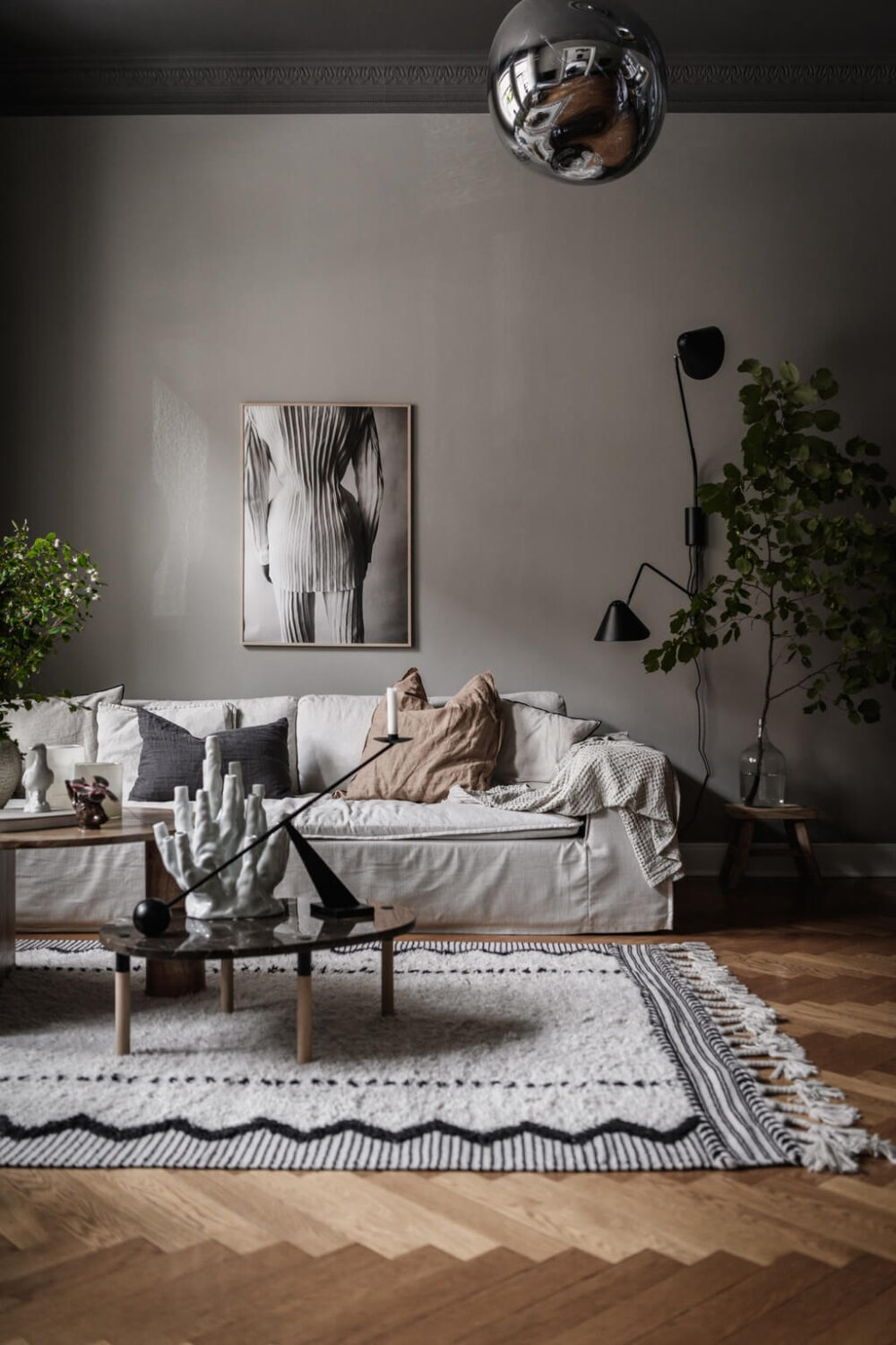 A Dark Gray Painted Ceiling In Scandi