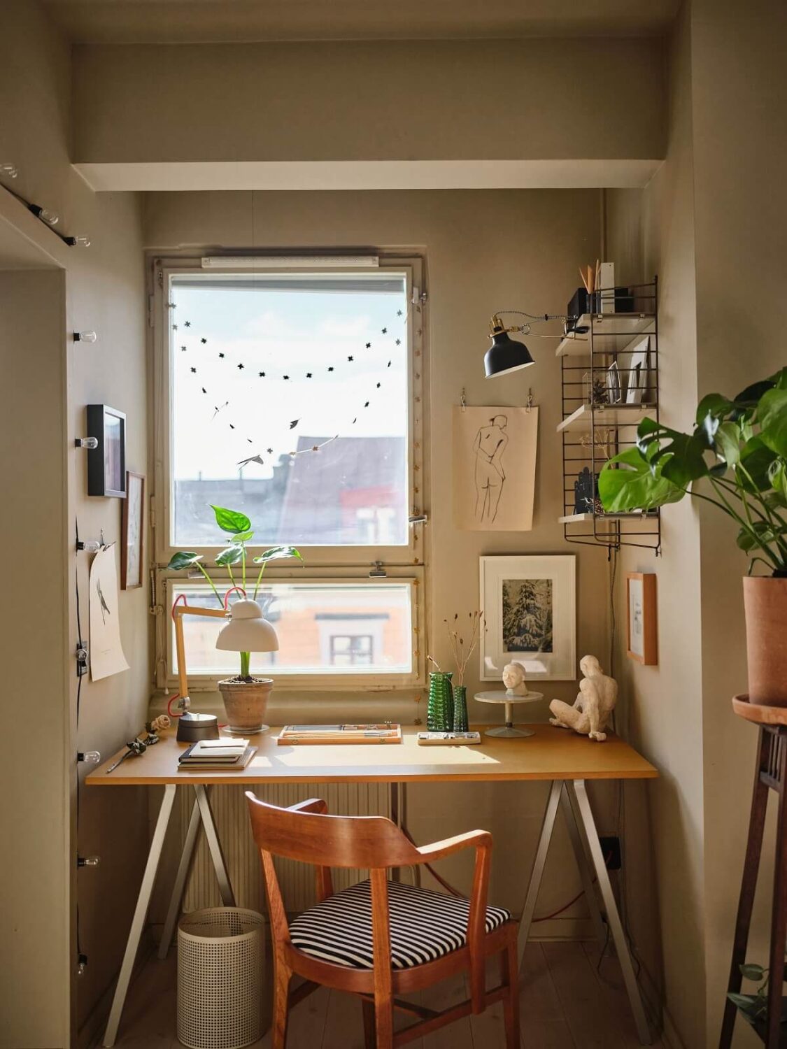 desk-under-window-nordroom