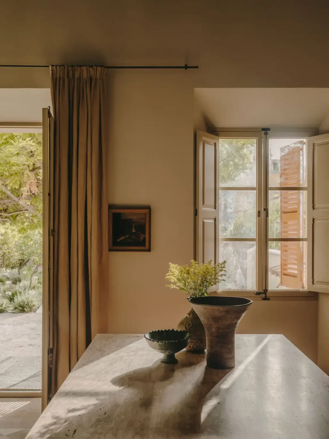 kitchen-light-window-shutters