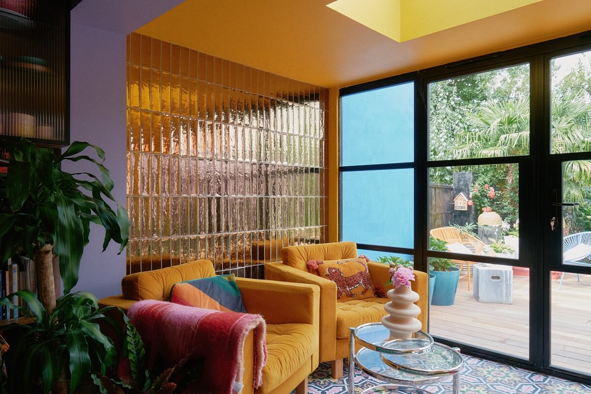 kitchen-seating-area-ochre-yellow-chairs-glossy-tiles-nordroom