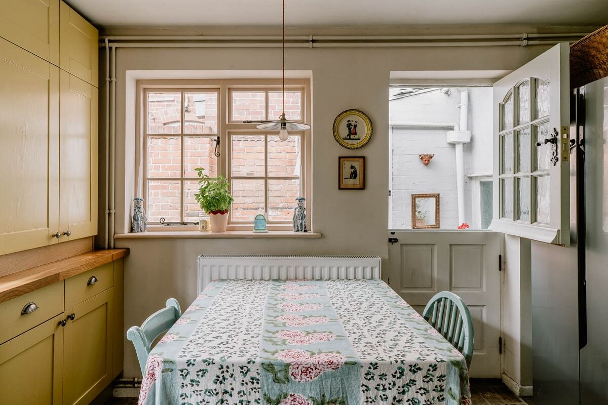 kitchen-table-yellow-cabinets-nordroom