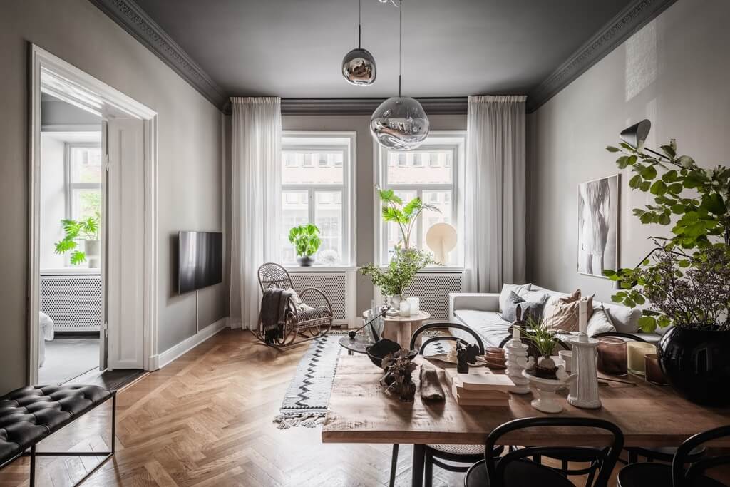 scandinavian-living-room-dark-gray-painted-ceiling-nordroom