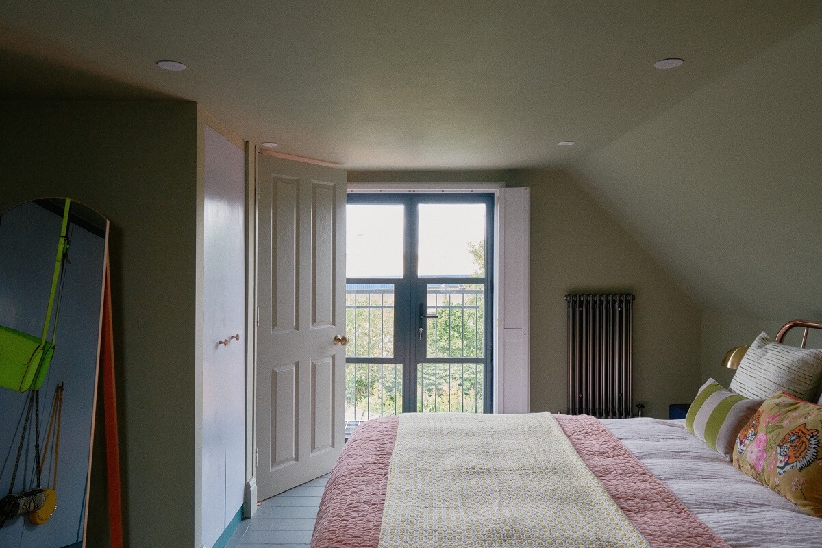 slanted-ceiling-bedroom