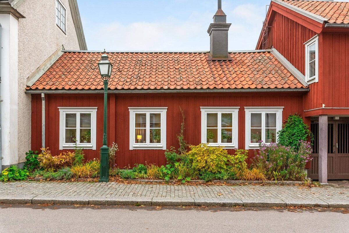 exterior traditional swedish house