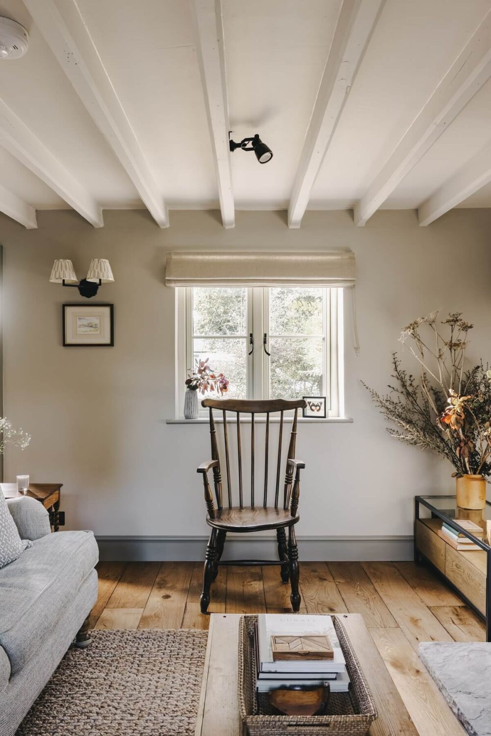 living-room-ceiling-beams-wooden-floor-cottage