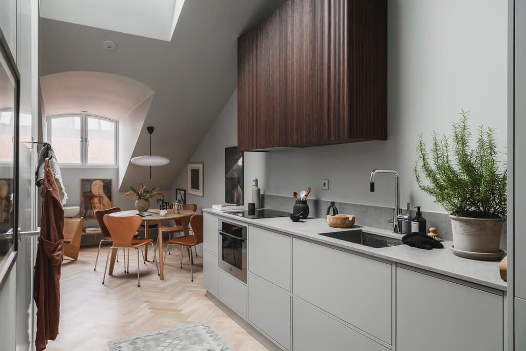 modern-scandinavian-kitchen-light-gray-lower-cabinets-wood-upper-cabinets-nordroom