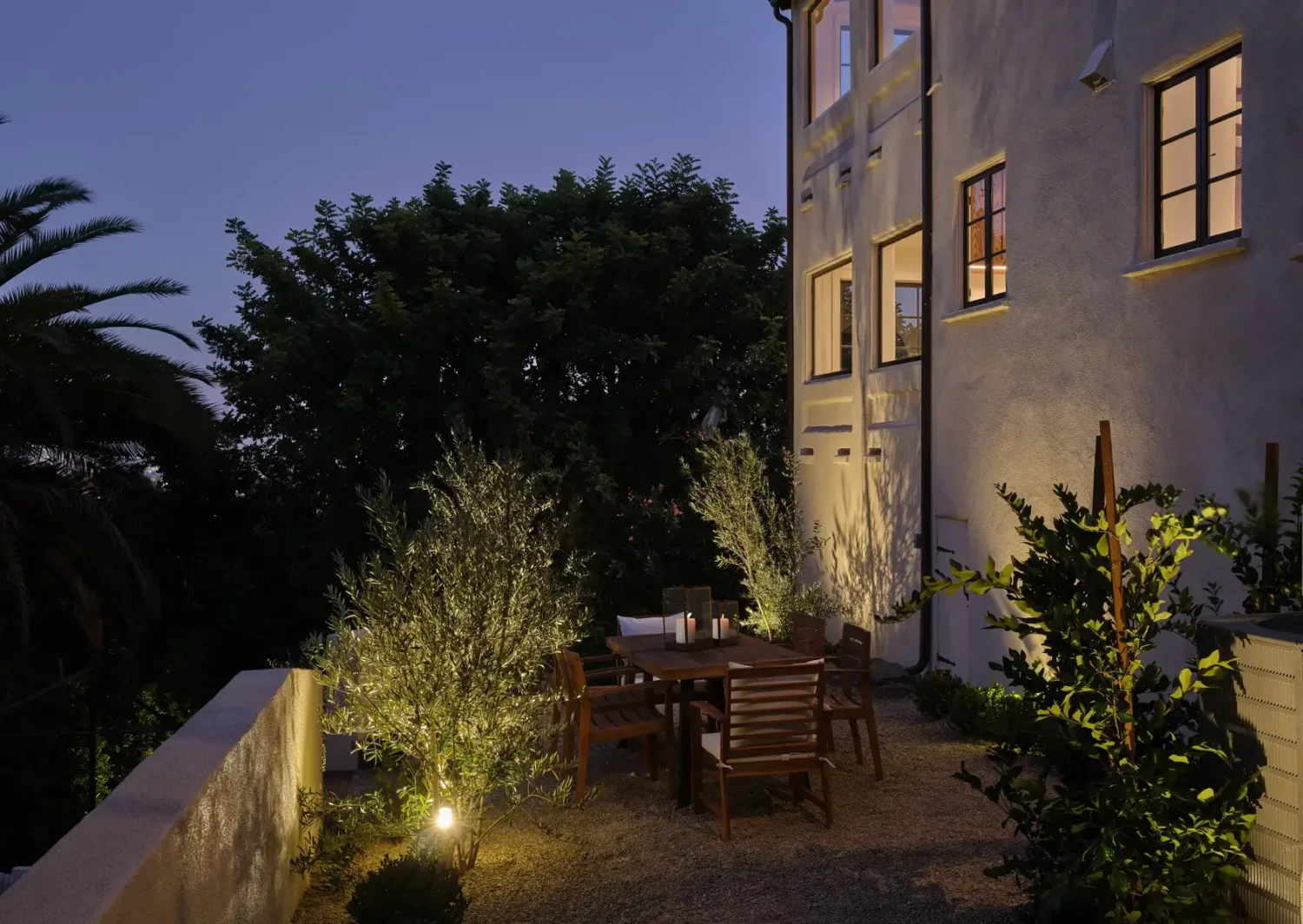 outdoor-dining-space-spanish-style-home-nordroom