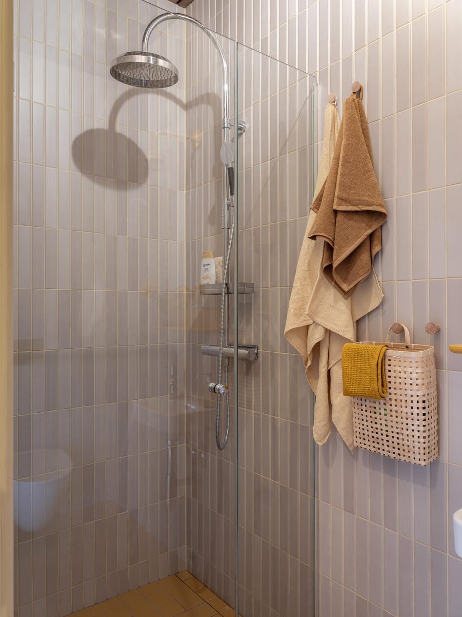 shower-wooden-scandi-home