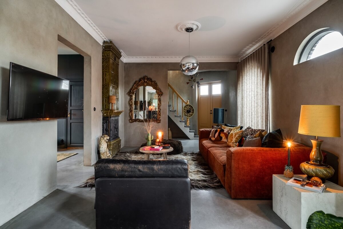 cozy-living-room-burnt-orange-sofa-nordroom
