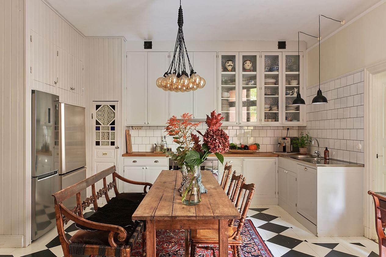 kitchen-rustic-dining-table-checkerboard-floor