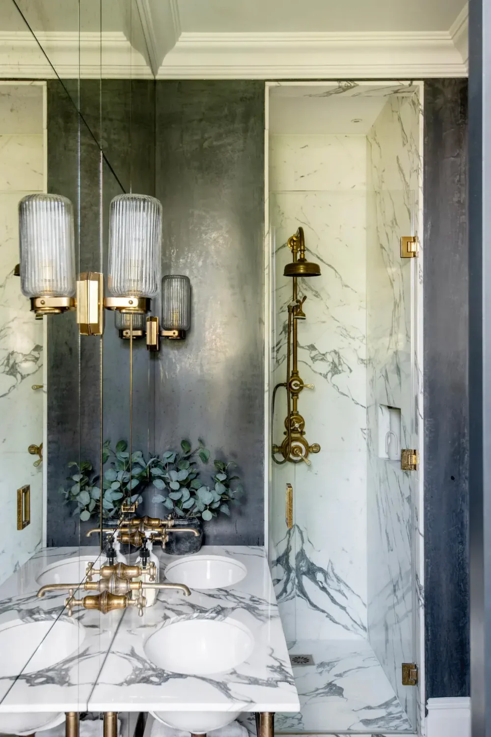 marble-bathroom-brass-fittings-nordroom