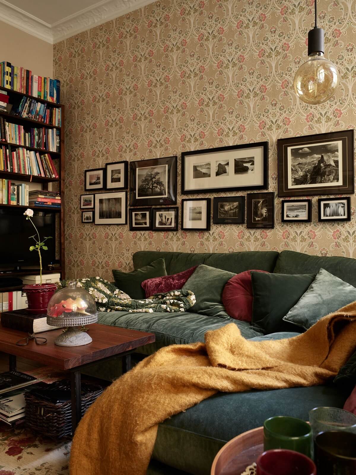 A Warm Vintage Apartment in Stockholm